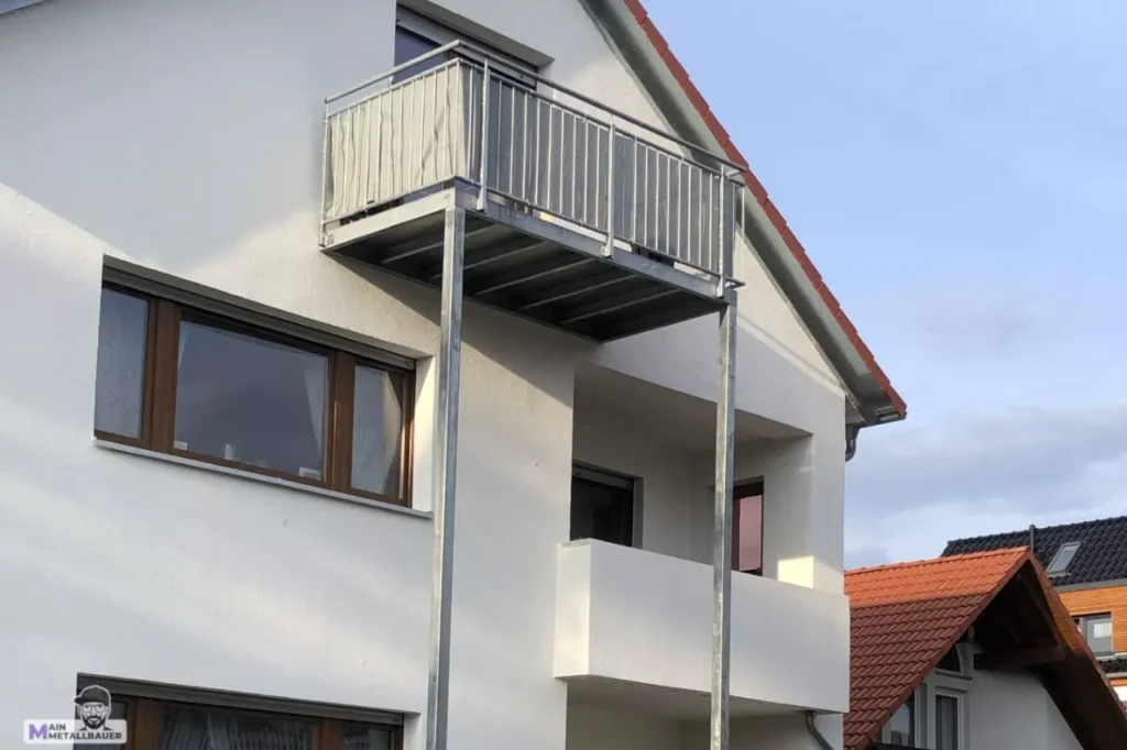 Anbaubalkon Stahl verzinkt Stabfuellung
