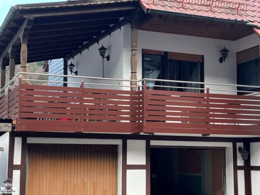 Flachstahl Balkongelaender mit Sichtschutz