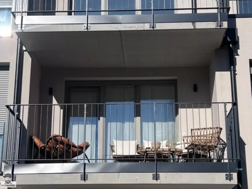 Flachstahlgelaender pulverbeschichtet