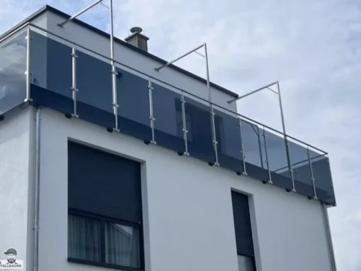 Balkongelaender mit Sichtschutz