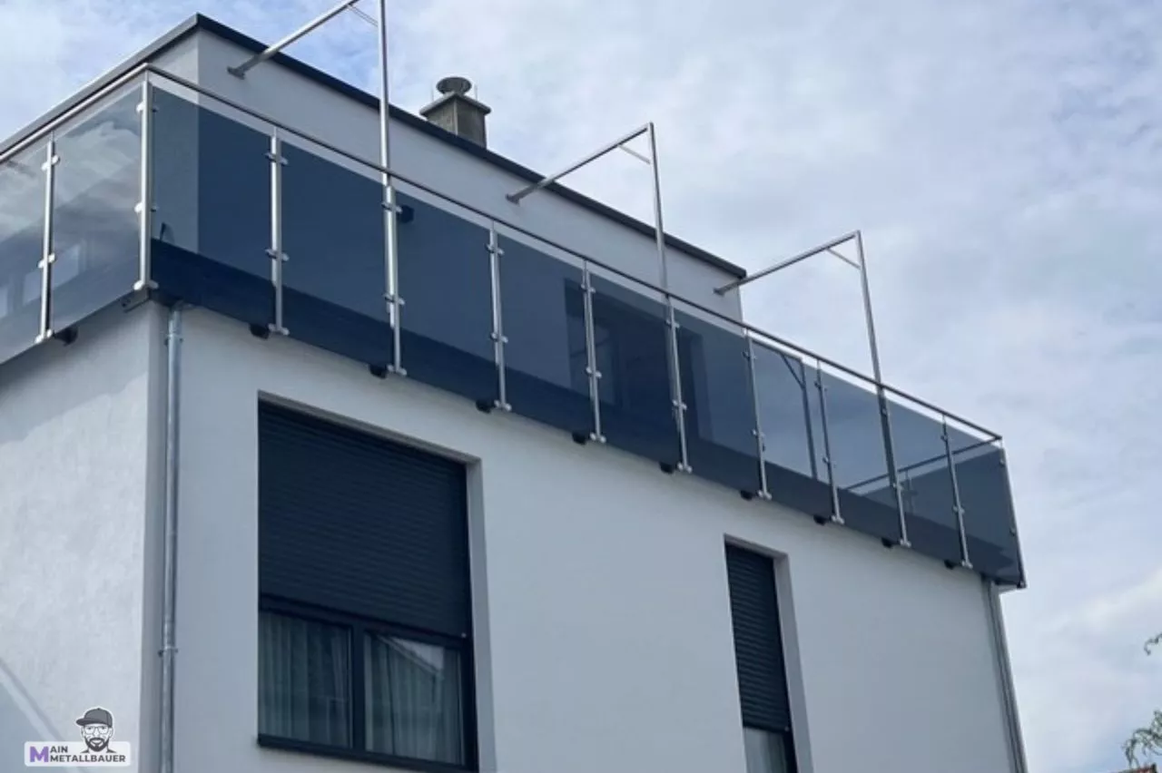 Balkongelaender mit Sichtschutz