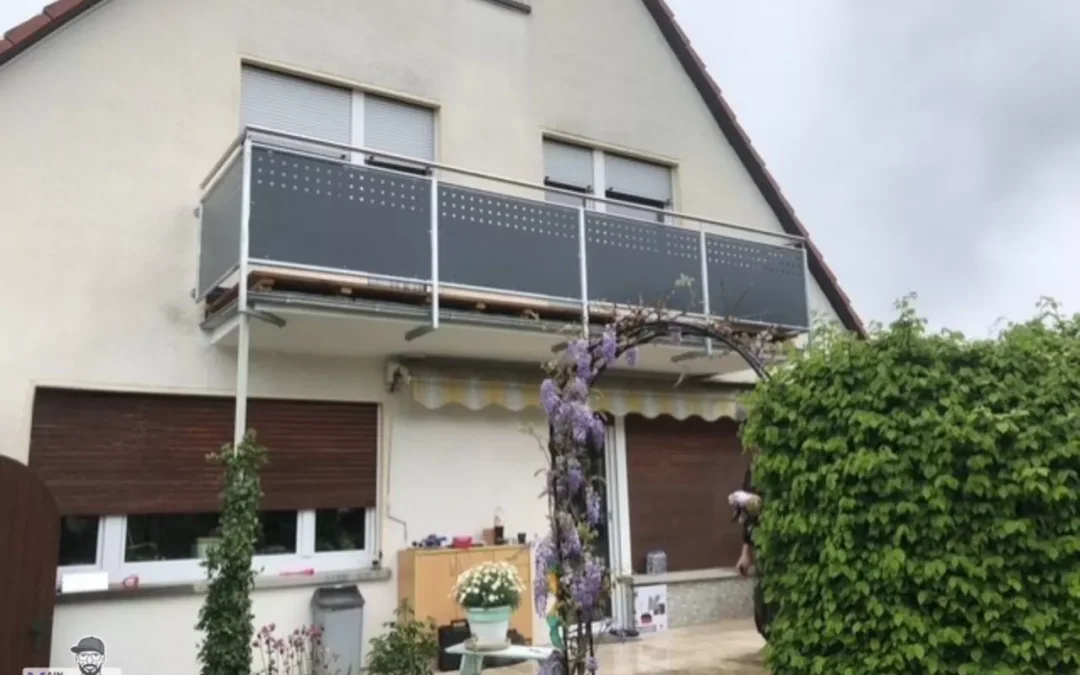 Verzinkterbalkongelaender Edelstahlhandlauf Pulverbeschichteten Aluminium Lochblechfuellung