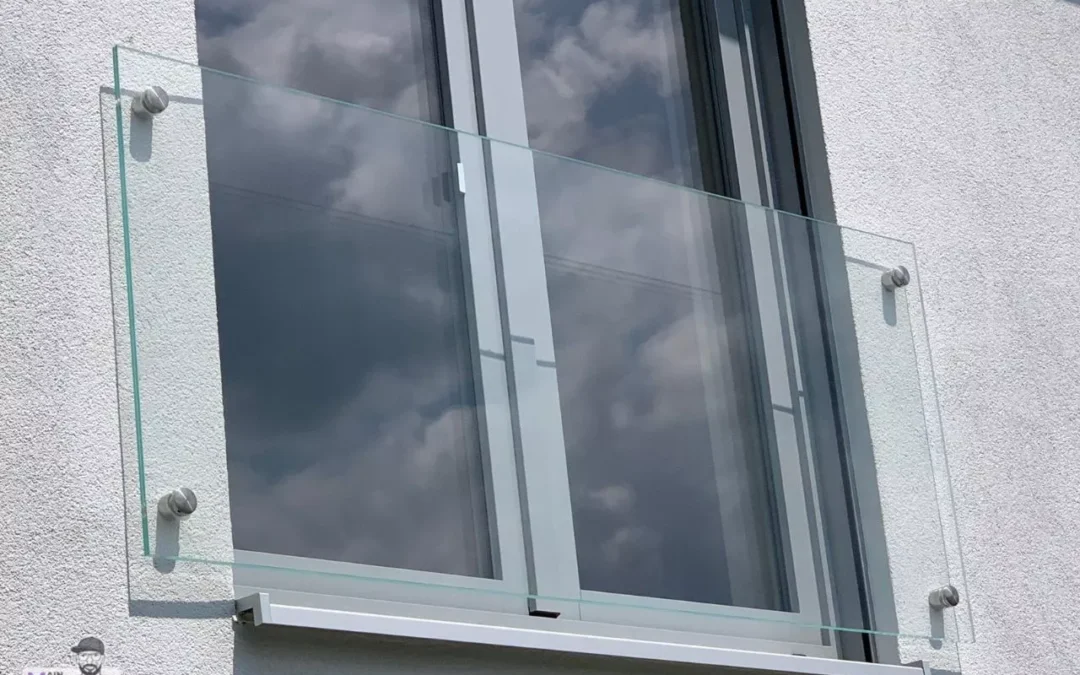 Franzoesicher Balkon Aus VSG Sicherheitsglas Mit Punkthalterbefestigung