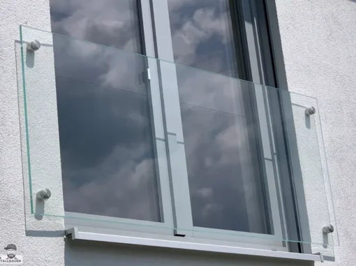 Franzoesicher Balkon Aus VSG Sicherheitsglas Mit Punkthalterbefestigung