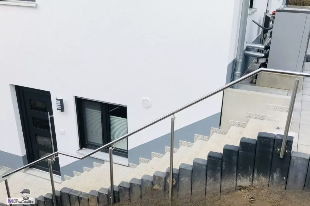 Edelstahlhandlauf mit Pfosten Edelstahlhandlauf mit Pfosten
