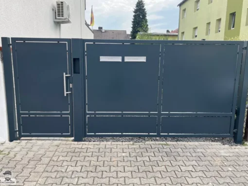 Einfluegliges Schwenktor mit integriertem Briefkasten Freisprecheranlage und elektrischen Antrieb