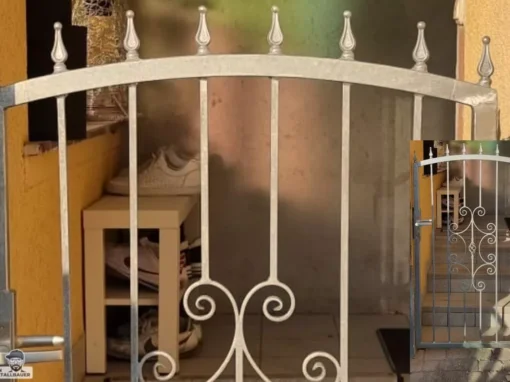 Vorstelltuer stahl verzinkt mit Musterornamenten