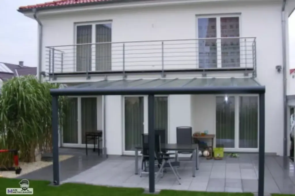 Terrassenuberdachung Aus Aluminium mit Polycarbonat Dachplatten Terrassenuberdachung aus Aluminium mit Polycarbonat Dachplatten